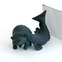 つ、ついに！鮭が逆襲にでたぁ〜進化した熊の彫り物！エコ熊（食われ熊）【小サイズ】炭の力で空気を清浄！[北海道お土産]fs04gm