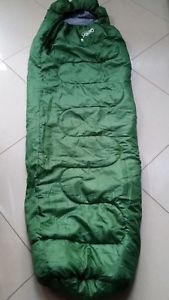 【送料無料】キャンプ用品　 gelert penarth 200m70220cmカバーバッグa522 gelert penarth 200m sleeping bag green 70 220cm cover bag a522の画像