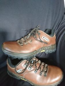 【送料無料】キャンプ用品　タンレザーウォーキングハイキングブーツソールズwaterproof breathable tan leather tog 24 walkinghiking boots vibram soles 75の画像