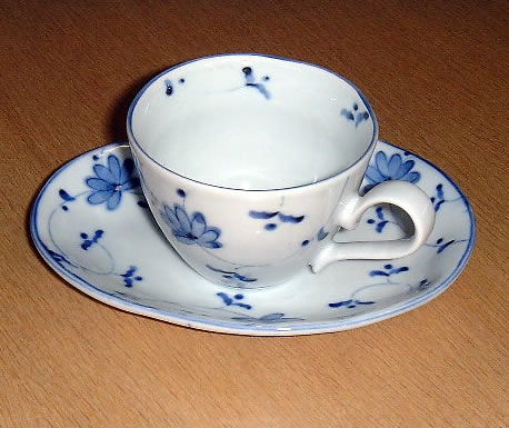 美濃焼き・ブルー唐草コーヒー碗皿