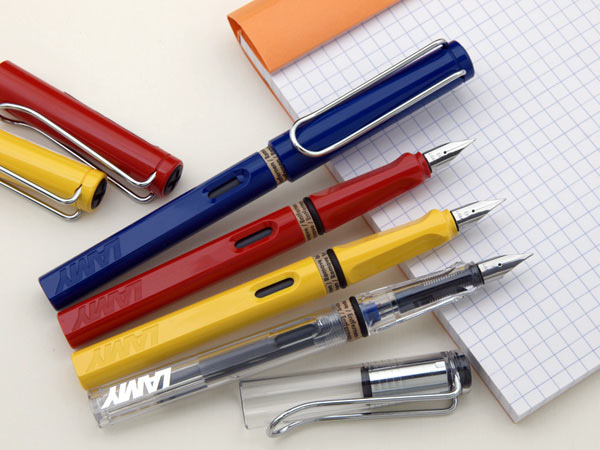 コンバーター LZ24プレゼント！【即納】【LAMY/ラミー】SAFARI/サファリ　万年筆 鮮やかな9カラー！ドイツ筆記具の定番 【特殊宅配便300円対応】