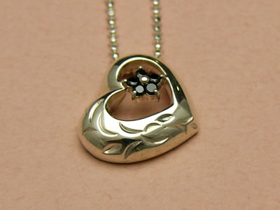 オープンハートフラワーネックレス/ブラック