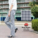 【実店舗閉店処分SALE! ¥10,584⇒¥5,292】【Betty Smith ベティスミス】ギンガムチェックペインターバギーパンツ BAW2119B /レディース/ボトムス/綿麻/リネン/セミバギー/ワイドパンツ/フルレングス/ローウエスト/ローライズ/柄パンツ/日本製:▲メーカー希望小売価格はメーカー商品タグに基づいて掲載しています 【レビューの書き方がわからない方はこちら】 http://review.rakuten.co.jp/howto/write/ 【楽天会員登録はこちらから】 https://grp02.id.rakuten.co.jp/rms/nid/registfwd?service_id=i20&return_url=top/conditioning 【Betty Smith ベティスミス】 ギンガムチェックペインターバギーパンツ BAW2119B 思わずため息が出る可愛さ。さらに“美脚魅せ”が叶うベティスミスのバギー! シワ感のある、やわらかく爽やかな綿麻生地のギンガムチェックで、見た目も穿き心地も涼し気。浅めの股上とやや広がりのあるセミバギーシルエットは脚長・美脚・小尻効果絶大です。ねじれベルトループや、サイドのハンマーループ、半月型のバックポケットやパッチなどのベティスミスらしい可愛いディティールももちろん健在です。--> 【Betty Smith ベティスミス】ギンガムチェックペインターバギーパンツ BAW2119B 【Betty Smith ベティスミス】ギンガムチェックペインターバギーパンツ BAW2119B 思わずため息が出る可愛さ。さらに“美脚魅せ”が叶うベティスミスのバギー! 【Betty Smith ベティスミス】ギンガムチェックペインターバギーパンツ BAW2119B 思わずため息が出る可愛さ。さらに“美脚魅せ”が叶うベティスミスのバギー! シワ感のある、やわらかく爽やかな綿麻生地のギンガムチェックで、見た目も穿き心地も涼し気。浅めの股上とやや広がりのあるセミバギーシルエットは脚長・美脚・小尻効果絶大です。ねじれベルトループや、サイドのハンマーループ、半月型のバックポケットやパッチなどのベティスミスらしい可愛いディティールももちろん健在です。 実寸サイズ 約CM Sサイズ Mサイズ Lサイズ ウエスト 80 82 85 ヒップ 46 48 49 わたり 24 25 25.5 股下 75 75 75 裾幅 23 24 24 前股上 19 19.5 20 後股上 29.5 31 31 サイズ詳細はコチラから ●素材 本体 : 綿 80% /麻 20% ●着用モデル 身長169cm 体重46kg モデル着用サイズ:Sサイズ ●洗濯表示 ●生産国:日本 ●パンツご注文 ご注意 ※ 裾上げサービスは無料でさせて頂きますが裾上げ処理をしたパンツは、傷・不良品以外での返品・交換はお受けできませんのであらかじめご了承くださいませ。 ●実寸サイズ ご注意 ※ サイズは実寸で表記しております。メーカーのタグ等で表記してありますヌードサイズ表記とは数値が違いますので、お手持ちのパンツと測り比べてご注文ください。 ◎注意 ※当店のこの商品の在庫は実店舗と共有しております。 在庫管理には細心の注意を払っておりますが、ご注文を頂いたとしても在庫切れになっている場合がございます。 ご了承の程宜しくお願い致します。 ※ご注文後、弊社在庫を確認の上メールにてご連絡致します。 ご注文は、在庫確認のメールをお送りした段階で確定となります。(楽天よりの自動配信メールとは異なります) http://hb.afl.rakuten.co.jp/hgc/g00pp4v1.q0w82ebf.g00pp4v1.q0w83cde/?pc=http%3A%2F%2Fitem.rakuten.co.jp%2Fjeans%2Fbaw2119b-098s%2F&m=http%3A%2F%2Fm.rakuten.co.jp%2Fjeans%2Fi%2F10003728%2F