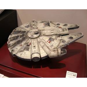 1/72 スター・ウォーズ ミレニアム・ファルコン 塗装済完成品 【SWP6】 【税込】 ファインモールド [FM ミレニアム ファルコン カンセイヒン]【返品種別B】【送料無料】