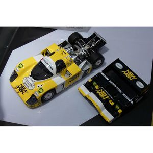 【スポット再販】1/24 ニューマン・ポルシェ956（1984年ル・マン優勝車）【24049】 【税込】 タミヤ [T 24049 ニューマンポルシェ]【返品種別B】