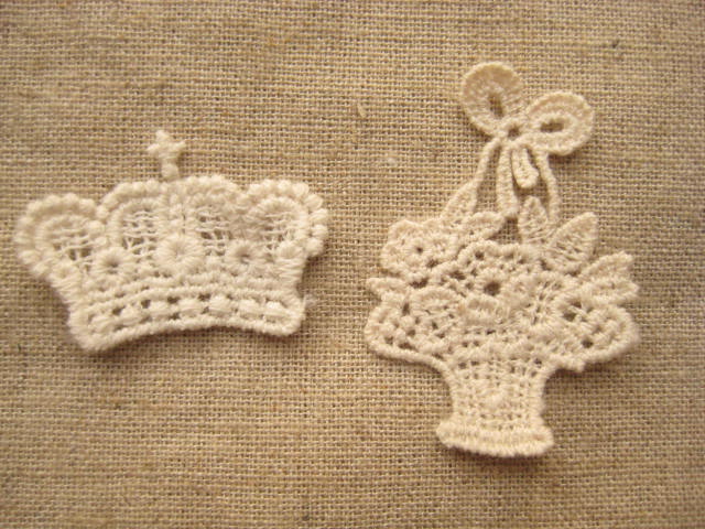 王冠とお花のバスケット綿ケミカルレースワッペンセット
