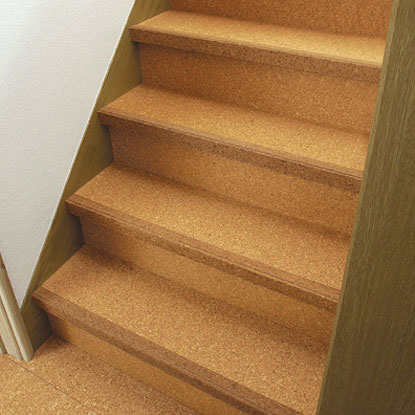 コルクコルクリニューアル階段/階段見切り全1色脚に優しい階段用コルク見切材。重ね貼りして事故防止！ リック