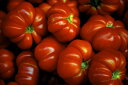 食べ物 ドリンク の壁紙 輸入 カスタム壁紙 PHOTOWALL / Italian Tomatoes - Jorge B. Garrido (e23280) 貼ってはがせるフリース壁紙(不織布) 【海外取り寄せのため1カ月程度でお届け】 【代引き・後払い不可】
