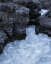 風景 景色 自然の壁紙輸入 カスタム壁紙 PHOTOWALL / In the Depth of Hraunfossar (e50304)貼ってはがせるフリース壁紙(不織布)【海外取り寄せのため1カ月程度でお届け】【代引き不可】【海外取り寄せ送料無料・国内送料のみでお届け】