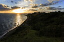 海 夕日 スウェーデン 自然の壁紙 輸入 カスタム壁紙 PHOTOWALL / Sunset over Kyrkbacken, Sweden (e40530) 貼ってはがせるフリース壁紙(不織布) 【海外取り寄せのため1カ月程度でお届け】 【代引き不可】