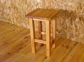 古材でつくった地松カウンター椅子