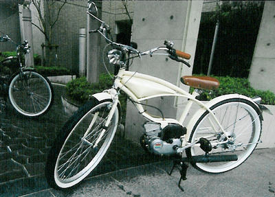 京都で生まれたハンドメイド原動機付自転車アンティークスタイル　げんちゃ　26インチ自転車Gencha（ゲンチャ）はレバー切り替えにより自転車ペダル走行とエンジン走行、2通りの走行を楽しむことのできる原付バイクです。