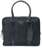 PRADA　ビジネスバッグ プラダブラック ナイロン×型押しカーフ NEROテスート＆サフィアーノブリーフケース スーツケースSUITCASE　BRIEFCASE　BUISINESS BAGVA0661　tessuto+saffiano三角ロゴプレート2WAY　ショルダーバッグ