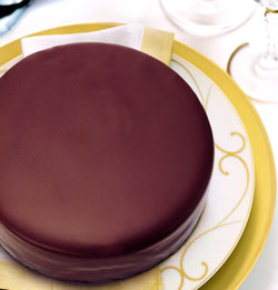 魅惑のザッハトルテクリスマスケーキ　誕生日ケーキ　バースデーケーキ　ギフト　お歳暮　お祝い
