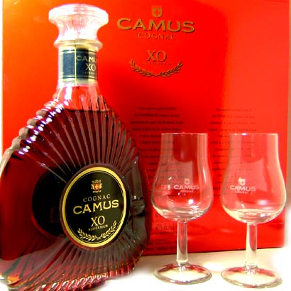 （Cognac Camus XO Superior and 2 glasses）B：ブランデーグラス2個オンパック・ギフト限定品...