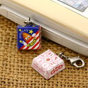 お菓子なチロルチョコ2個入りファスナーマスコット(アーモンド&イチゴミルク)41708601【バッグや財布にもGOOD】