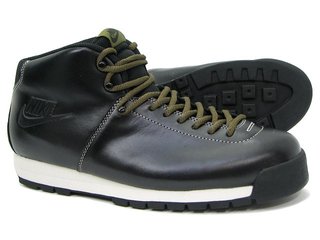 NIKEナイキエアマグマNDブラック/ブラック-ライトボーン-イグアナ2011AIR　MAGMA　NDBLACK/BLACK-LIGHTNIKE370921-003【Z】