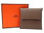 【★プレゼントに★】《送料込》 HERMES エルメス 『バスティアGM/コインケース』 《エトープ×エプソン×C刻印》 小銭入れ/財布/小物入れ/レザー/エトゥープ/グレー/カーキ/レディース/メンズ/Bastia/ETOUPE/Veau Epsom 25244K0178 @【中古】