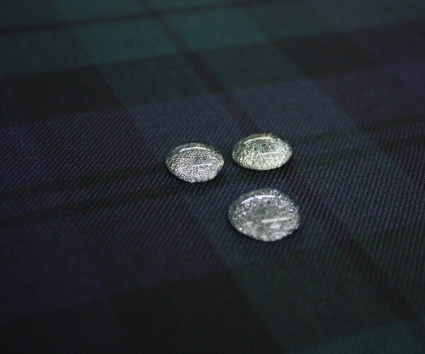 ウール100%先染め梳毛ブラックウォッチの表は撥水加工&裏はラミネートの防水加工 生地♪中肉でw巾146cm 日本製 コートやジャケット等アウターに♪ 05P10Jan15【RCP】布 生地 布地 服地 通販 激安 タータンチェック チェック チェック柄 防水生地 防水布