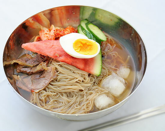 【韓国冷麺】【1人前】そば粉を使った、コリア冷麺　[韓国食材　レイメン　スープレイメン　スープ冷麺〕今だけこの価格！ツルッ！旨！のどごしすっきり！の極細麺が旨い！