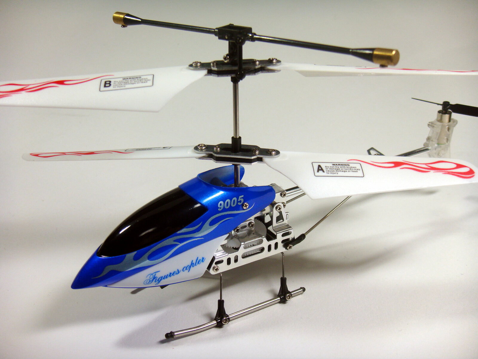 【送料無料】3.5ch (3ch+2スピード) 赤外線RCヘリコプター(ラジコンヘリコプター） 3台・3色セット Pioneer QS9005-2【SBZcou1208】