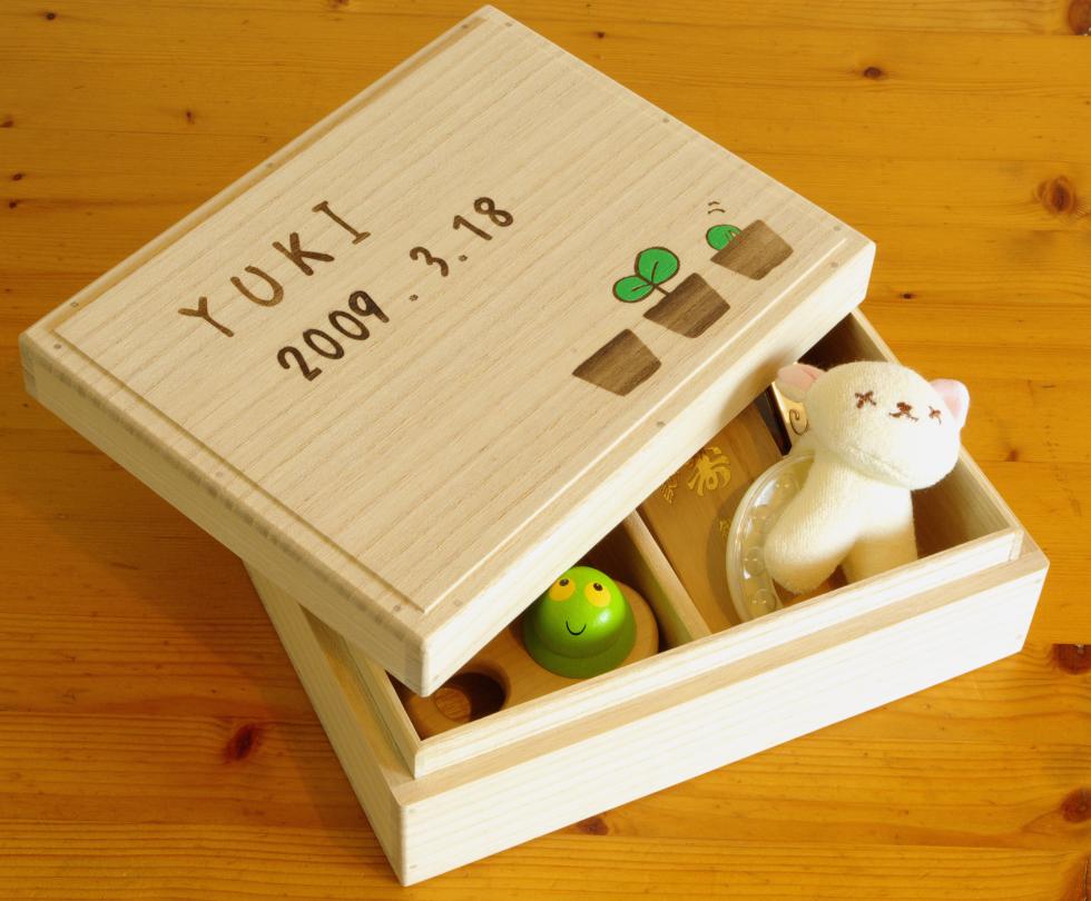 【出産祝い・記念品に】お名前入りベビーメモリアルボックス -mini-