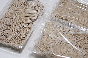 牡丹そば（300g、つゆなし）×3パックセット、北海道産石臼挽きぼたんそば粉使用