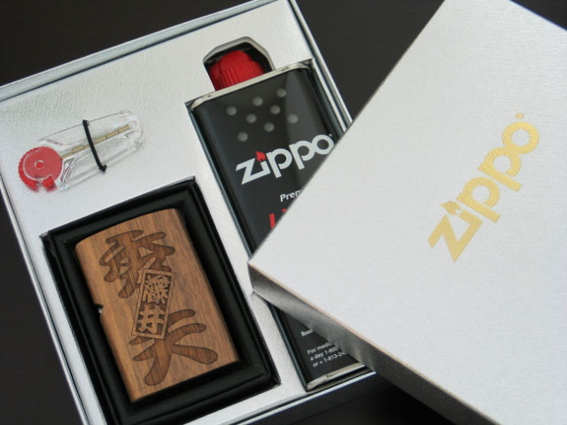 ZIPPO[ジッポー]【ギフトBOXセット】（フリント、オイル付き） 名入れオイルライター本体(別売り)との組み合わせにどうぞ。ゴージャスなプレゼント。【男性への贈り物】