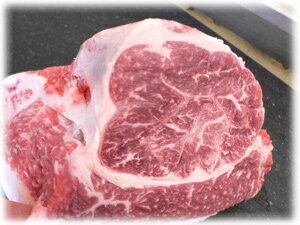 【家庭用・お得】神戸牛特撰すね肉シチュー用ブロック　500g神戸ビーフをお家で料理【RCPmara1207】【マラソン201207_食品】【マラソン1207P10】【ギフト対応不可】神戸牛を煮込み料理に！コクと旨味たっぷり。ホテルのシェフや洋食屋コックさんご用達