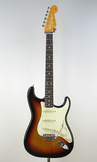 Fender Japan ST62 3TS(Fine Tuned by KOEIDO)【フェンダーストラップ、コンパクトギタースタンド＆レビュー特典付き】【送料無料】