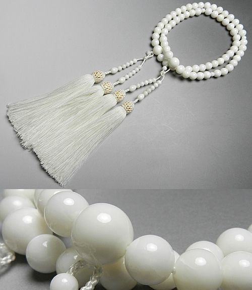 女性用のお数珠　白珊瑚　8mm玉　共仕立て　二重（八宗兼用）　白房
