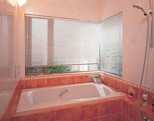 浴窓用テンションタイプ ブラインド TOSO ニューセラミー15浴窓テンションタイプ　幅2…...:konpo:10012904