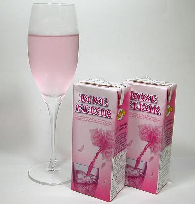 『飲むバラ ダマスクローズジュース250ml　2パックセット』ブルガリア産ダマスクローズの花を1枚ずつ手摘みにし、豊かな香りそのままをジュースに。世界初の天然ダマスクローズ飲料です。天然ならではの上品な香りと味わい。
