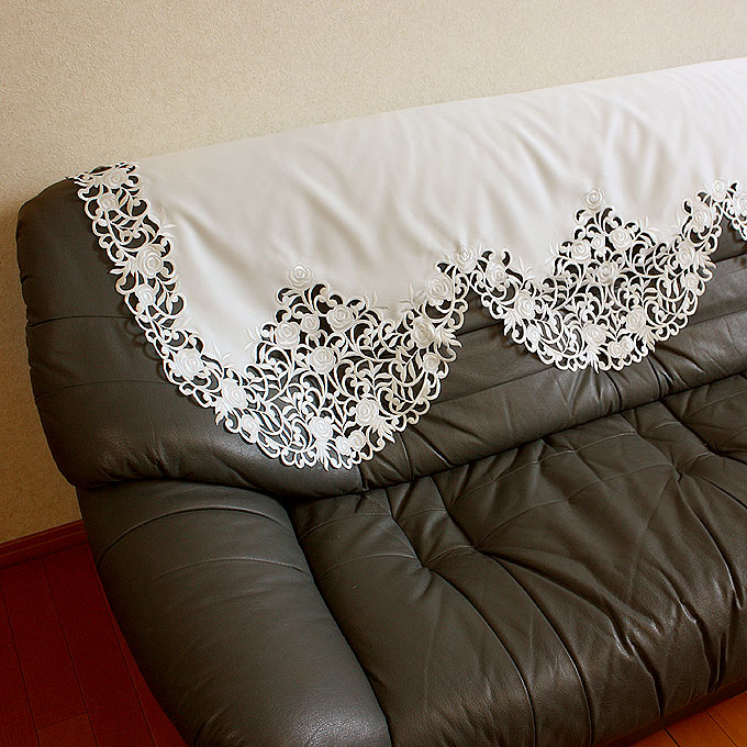 カットワーク＆刺繍はっ水加工ソファー用背掛け約150x80cm【メール便可】