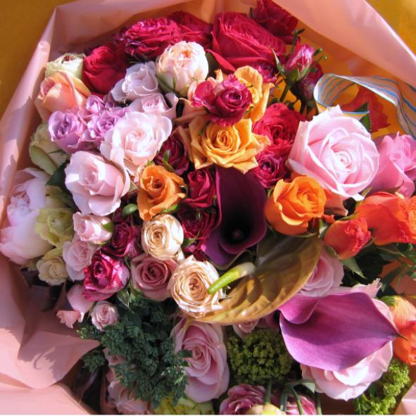 オリエンスモア☆誕生日 結婚祝い お見舞い ビジネス 開店 改築 新築 お祝い などに季節のお花をお使いしたお花束をお薦めいたします。 !!
