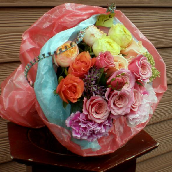 フルーティーパフェ☆誕生日 結婚祝い お見舞い ビジネス 開店 改築 新築 お祝い などに季節のお花をお使いしたお花束をお薦めいたします。 !!