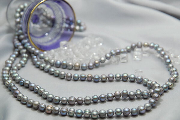 完売人気のセール限定品！　グレー淡水真珠ロングネックレス♪2連でゆったり超ロング160cm！ 本物の真珠を気軽に着こなす♪