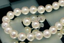 大珠8mm淡水真珠ネックレス&ピアス/イヤリングセット　オールノット加工・セットになって絶品が帰ってきました！中国最大手の真珠業者で最高グレードと認められた別格の輝きですグレードアップして復活！