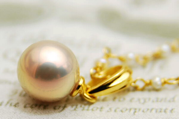 トッピン別格の淡水真珠 メタリックなまでの最高のてりがきらりと輝く 7mm淡水真珠ペンダントトップ