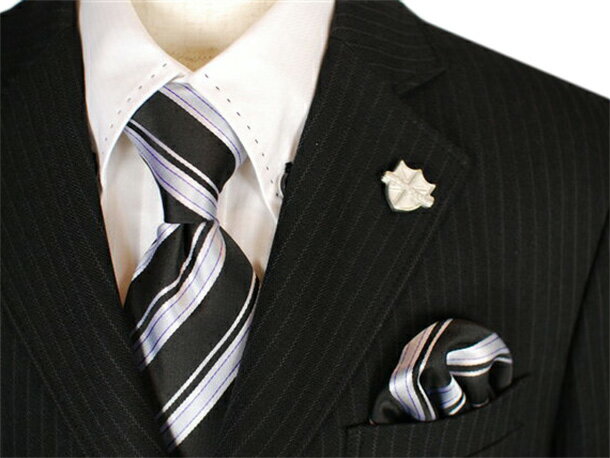【レンタル／160〜165サイズ／スーツ】MICHIKO LONDON 2011年入荷★高級感溢れるブラック縞スーツ（白シャツ襟ステッチ加工）