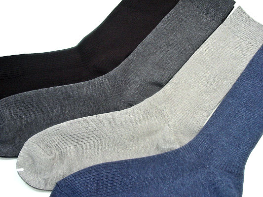 25/27センチMサイズ　リブ柄靴下（男性 紳士 メンズ）　東洋紡の銀世界（光触媒除菌繊維糸）使用ソックスは安全性に優れた銀イオンで除菌の靴下です