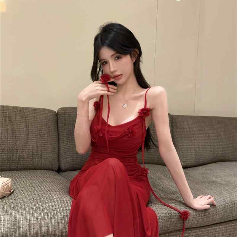 春 コーデ レディース ファッション オシャレ カワイイ シンプル きれいめ ナチュラル 上品カジュアル 婦人服 スカート 花 タッセル 海辺 ドレス