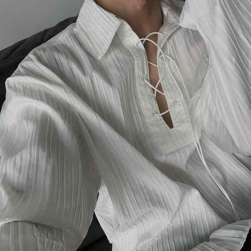 春 コーデ メンズ 用 服 シンプル ファッション 大人 紳士服 ゆったり 長袖 シャツ ハイエンド プリーツ ドローストリング ホワイト 男女兼用 カジュアル 通勤スタイル 重ね着コーデ ゆったりシルエット さらっと着 普段使い