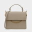 【アウトレット】トップハンドル チェーンディテール バッグ / TOP HANDLE CHAIN DETAIL BAG (Taupe)