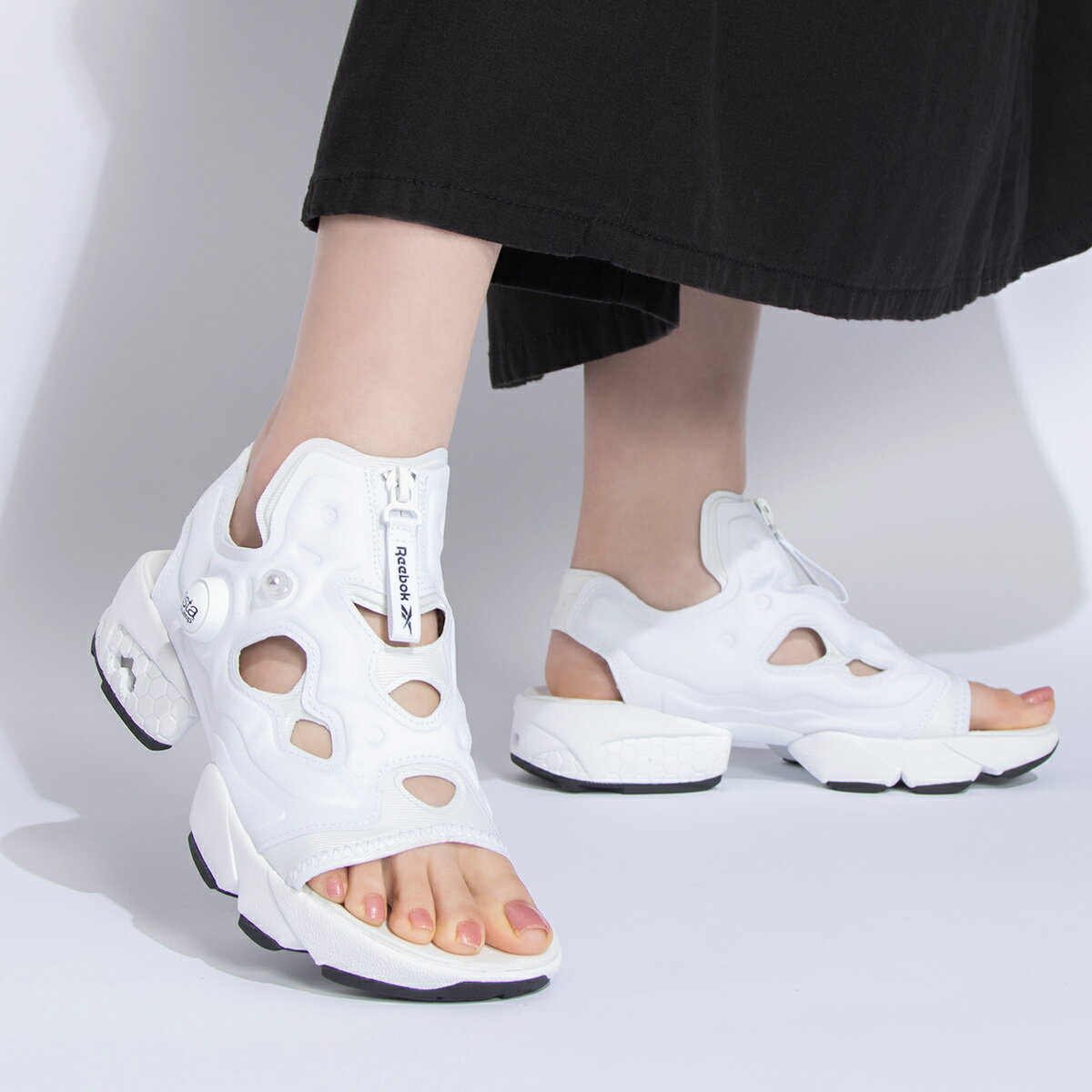 【プライスダウン】 15時迄のご注文で即日発送可 Reebok INSTAPUMP FURY SANDAL ZIP リーボック インスタポンプ フューリー サンダル ジップ レディース FTWR WHITE/CORE BLACK/PURE GREY 1 <strong>ホワイト</strong> h06197