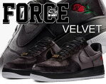 お得な割引クーポン発行中!!【送料無料 ナイキ エア フォース 1】NIKE AIR FORCE 1 07 QS VELVET black/black-white 【スニーカー ベルベット ブラック ローズ】