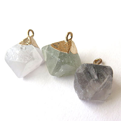 【アクセサリーパーツ】天然石アイオライトチャームハンドメイド/DIY金具材料素材チャーム天然石ローズ