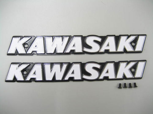 ご購入後にレビューを書いていただくと送料無料!!KAWASAKI　大文字　タンクエンブレム