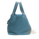 エルメス　ピコタンロックMM　ブルージーン　トリヨンクレマンス　シルバー金具　　Hermes Picotin Lock bag MM　Blue jean Clemence leather　Silver hardwareかわいらしいフォルムと名前で人気のピコタンが大幅にリニューアルして再登場！！