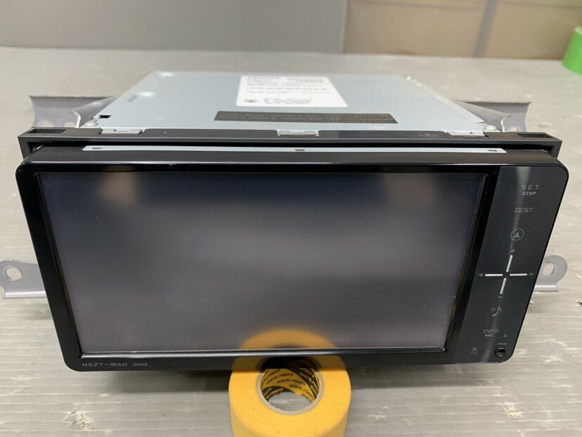 エスティマ ハイブリッド X(AHR20) 純正 フジツーテン ナビユニット カーナビ NSZT-W60 36068 p052771 中古20250215